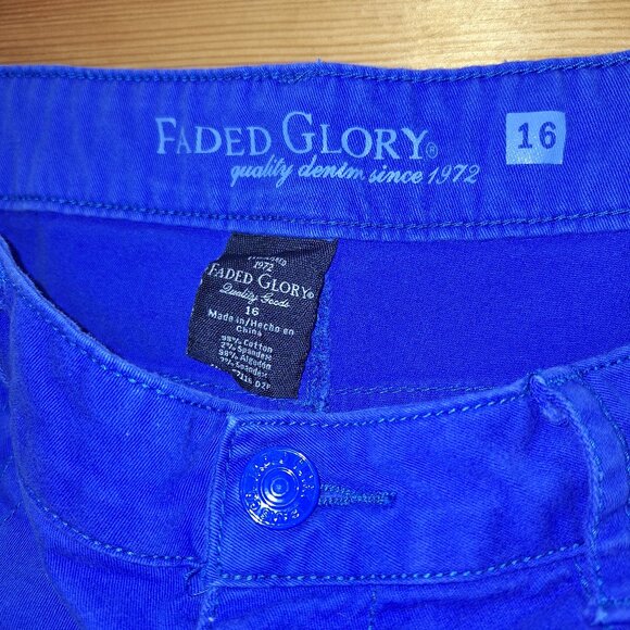Beautiful Blue Faded Glory Shorts with Pockets - Picture 5 of 6